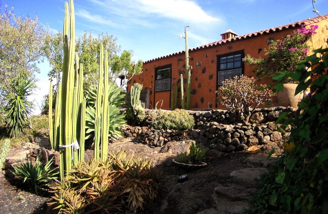 "LA PELADA": Cozy house, in a quiet location, sea view -,