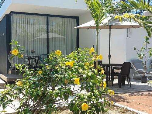 La Prieta Bungalo 2, beachfront, Tukali