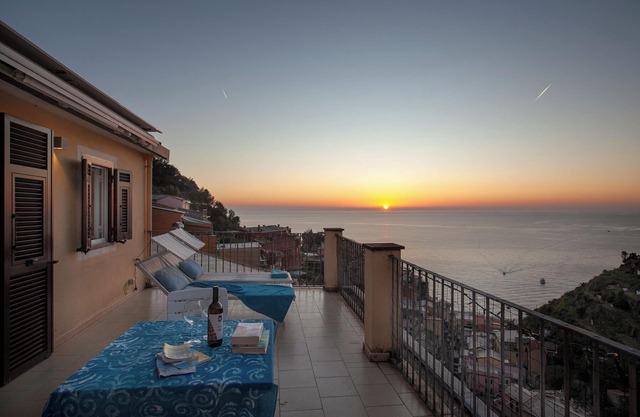 La Terrazza 85: breathtaking views, tranquility and garden. CITR Code 011024