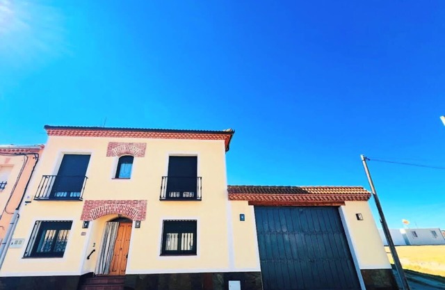 La Villa de Pi indoor pool, jacuzzi, barbecue 10 min from Segovia