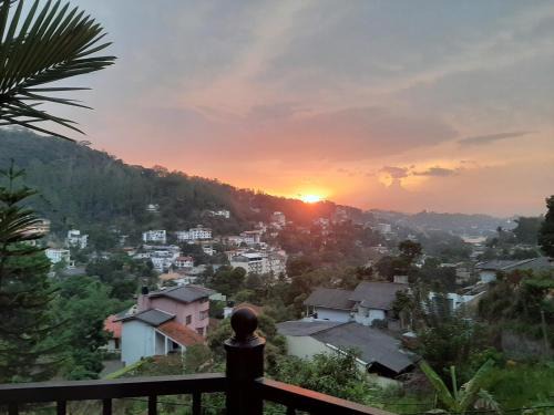 Laaya Kandy