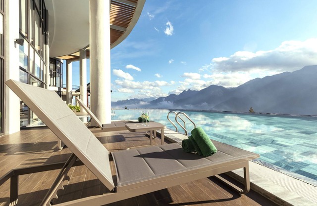 Lady Hill Sapa Resort