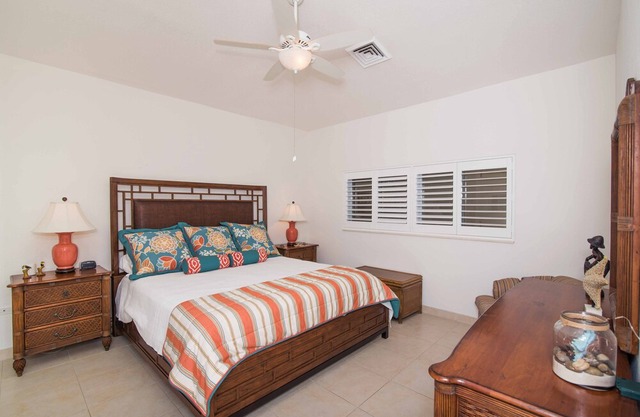 Laguna Del Mar 24, with Deluxe Penthouse on Seven Mile Beach!