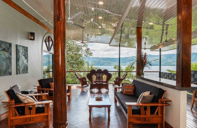Laguna Lakefront Luxury at Casa Tuani
