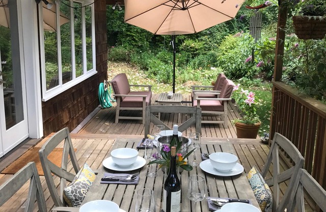 Laid-back Luxury on Bainbridge Island air conditioned!