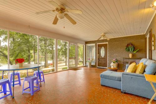 Lake and Pool Access Peaceful Retreat in Duluth