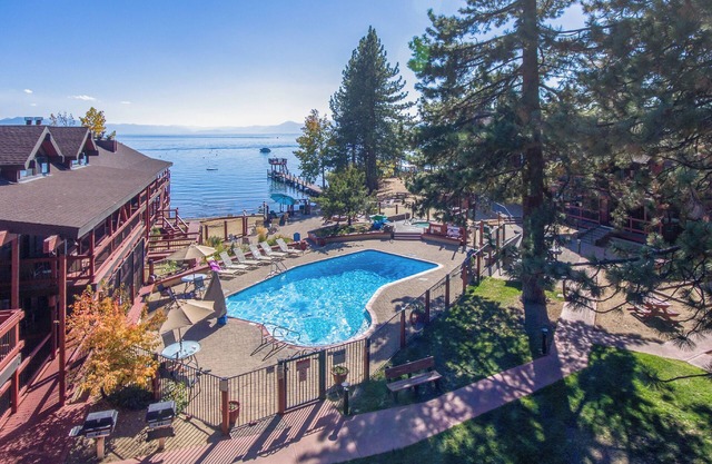 Lake/Beach Front Resort - Pool, Hot Tub, BBQ+ U01