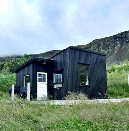 Lake cottage with beautiful view