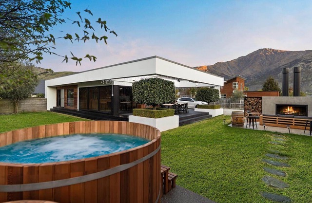 Lake Erskine Retreat - The Ultimate Health & Wellbeing Retreat