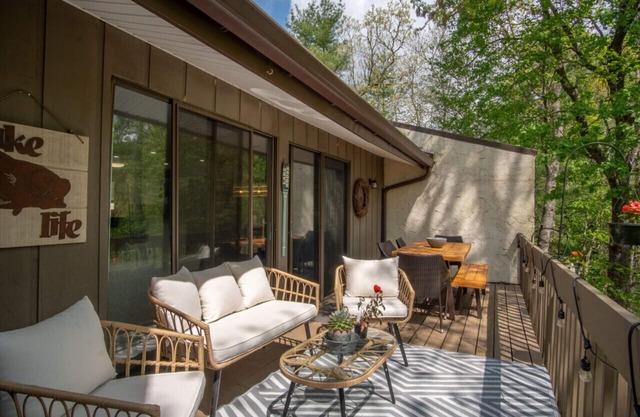 Lake Fairfield Hideaway