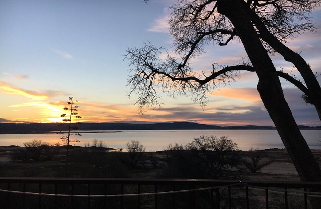 Lake front getaway! Casita d’Amore