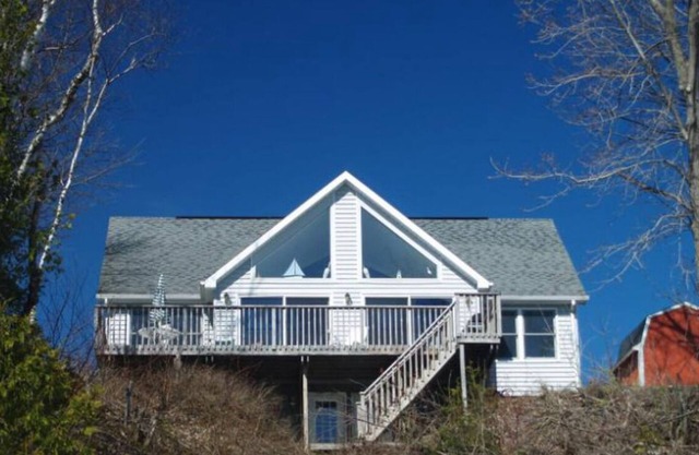 Lake Huron Beach Front 3 bdrm, 3 bath home - Harbor Beach/Forestville