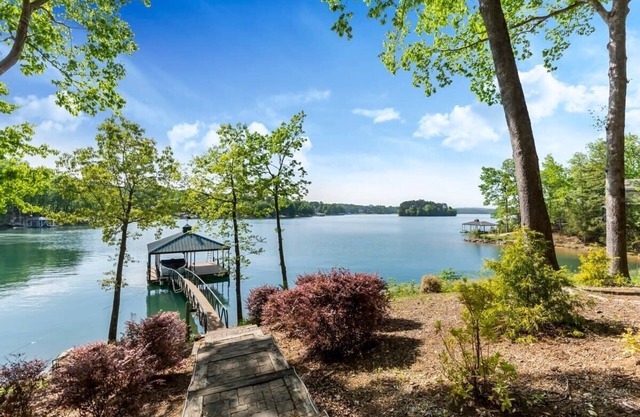 Lake Keowee Ln - Awesome Lake Keowee Views