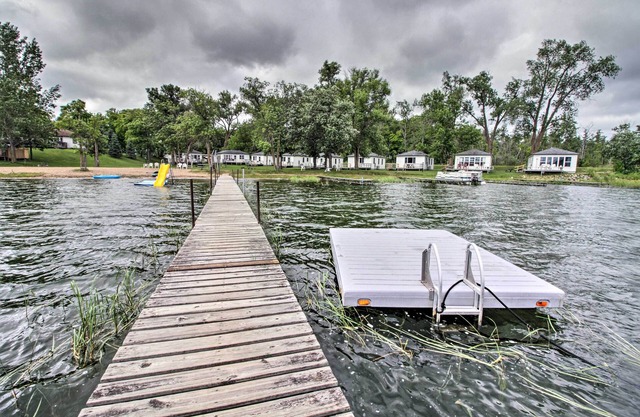 Lake Retreat w/Dock, Deck & BBQ, BYO Boat!