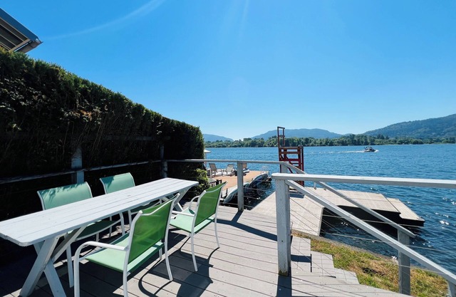 Lake Sammamish Waterfront Bungalow