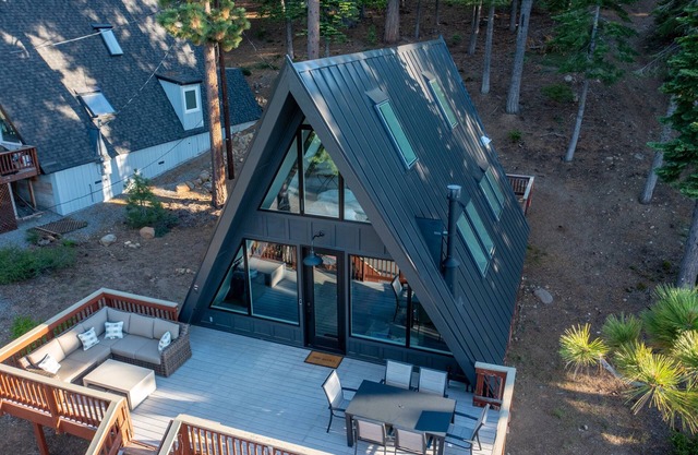 Lake View · Private Lake Access · A/C · EV · Pets