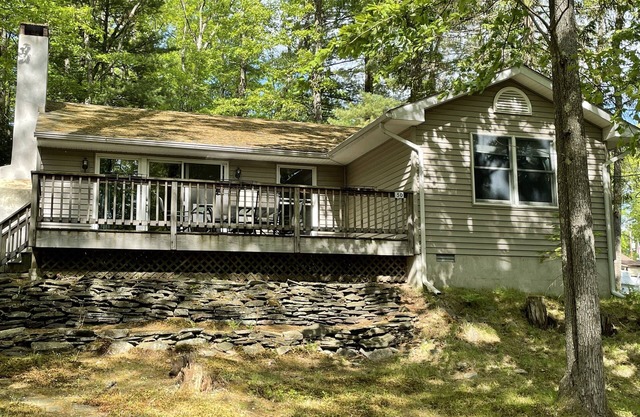 Lake Wallenpaupack/Large Yard/Boat Slip Available