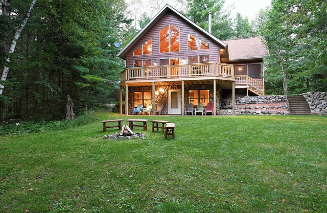 Lakefront Cabin w/Pool Table+Waterfall: Northwoods Nostalgia + Modern Amenities