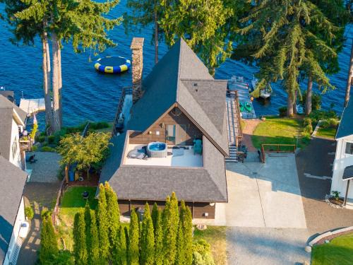 Lakefront Cabin with Dock and Sauna