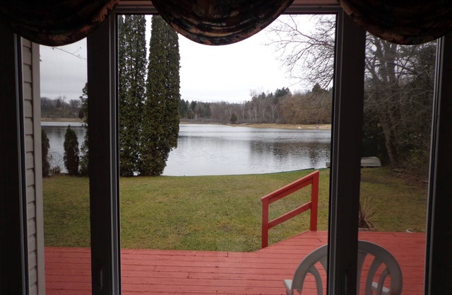 Lakefront Cottage With A View!