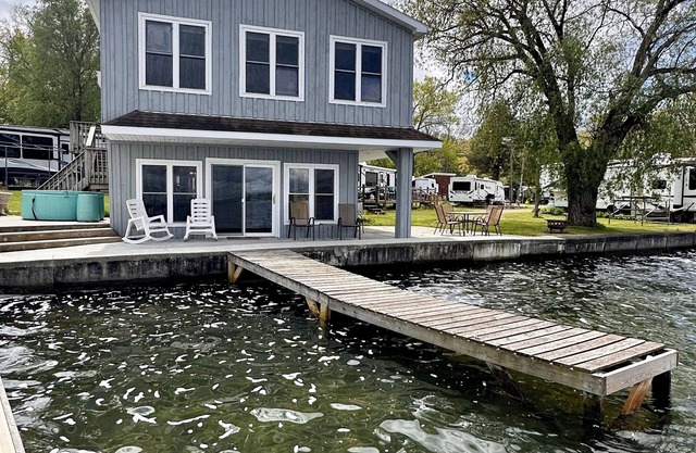 Lakefront Cottage with Stunning Views. Boat available to rent with cottage!