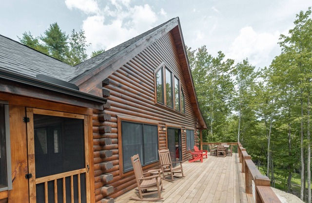 Lakefront Escape: Lakefront, Dogs Welcome, Dock Slip, Hot Tub!