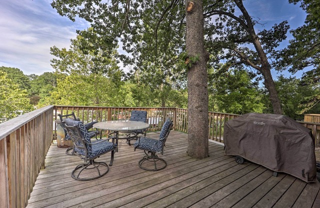 Lakefront Eucha Escape w/Views & Boat Slip!