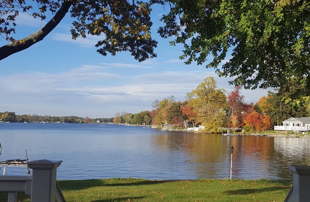 Lakefront home on All-Sports Long Lake