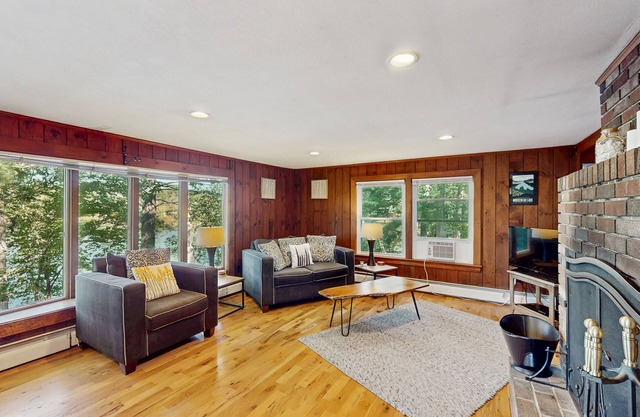 Lakefront home with seasonal dock & deck - close to trails & ocean beaches