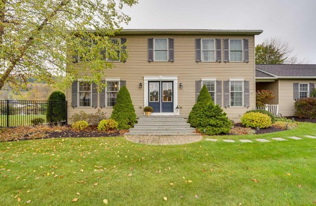 Lakefront Homer Abode with Patio and Backyard!