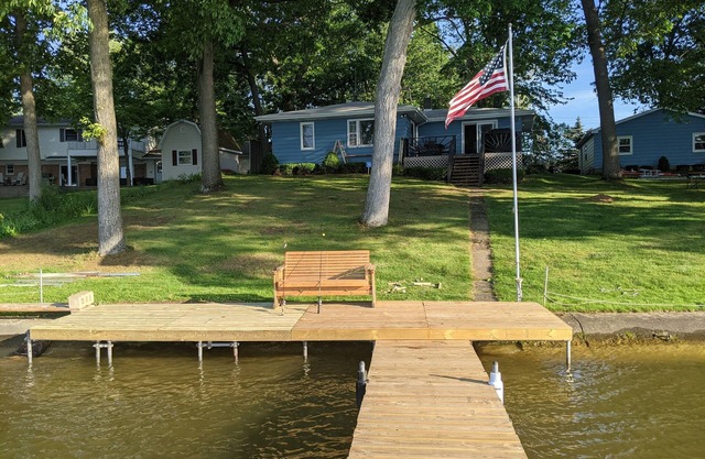 Lakefront house on All Sport Palmer Lake with pier to dock your boat/kayak.