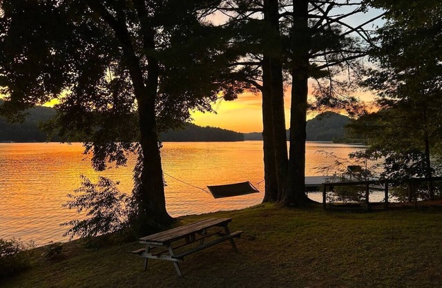Lakefront Mountain Cabin on Lake Glenville, NC