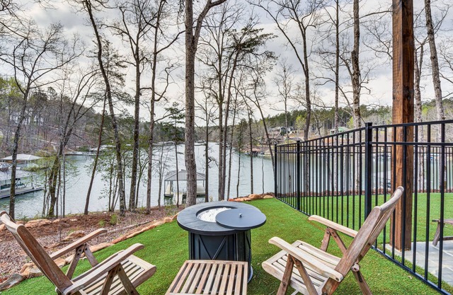 Lakefront Seneca Vacation Rental w/Shared Dock!