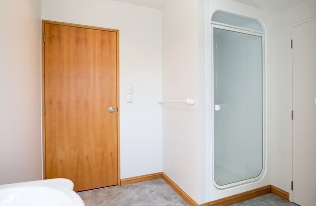 Lakes Retreat - Queenstown Holiday Home, ARROWTOWN