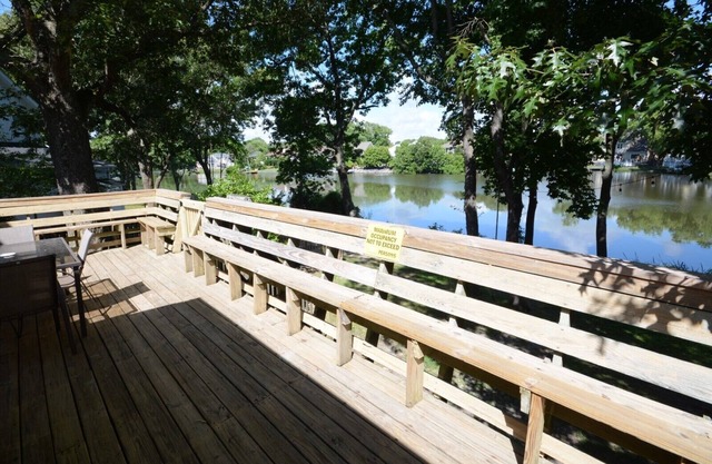 Lakeside 3 Bedroom Vacation Rental - Croatan Beach.