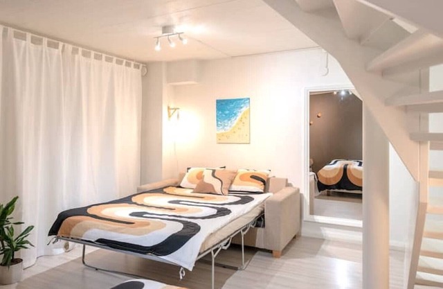 Lakeside Apt [75m²] in Premium Green Central Area. Free Parking, Easy Check-in!