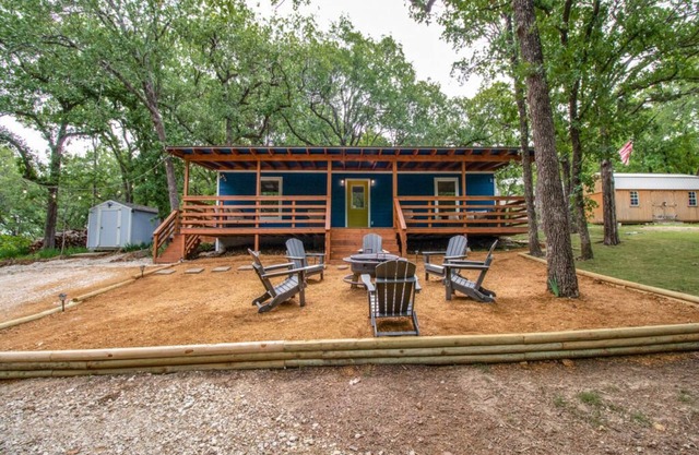 Lakeside Cabin Newly Remodeled .4mile to boat ramp with boat parking and Kayaks.