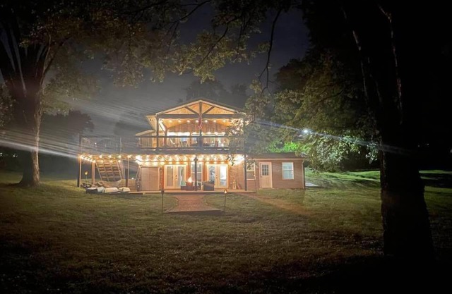 Lakeside:King Beds, Firepit, Kayaks & Fishing Gear