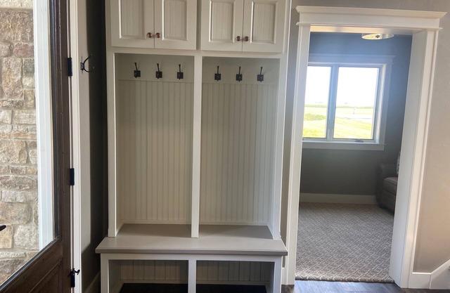 Lakeside retreat: ensuite bathrooms, newly built: professionally furnished.