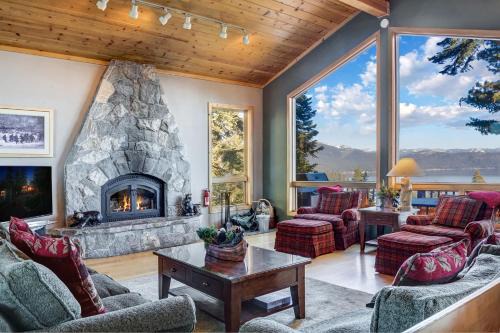 Lakeview Hideaway 3BDR for 8 w Private Hot Tub