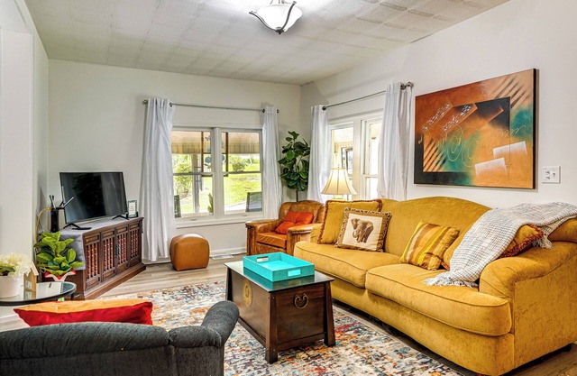 Lakeview Vacation Rental - Walk to Crystal Lake!