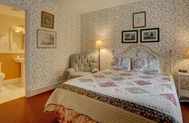 Lancaster ,PA Amish Country inn