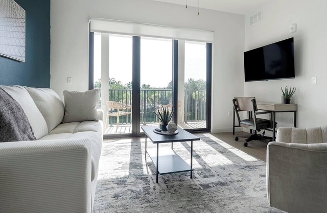 Landing | Amazing 1BD, Pool, Gym