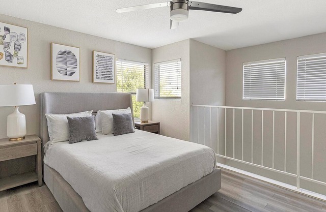 Landing at Axis Waterfront - 1 Bedroom in Downt.