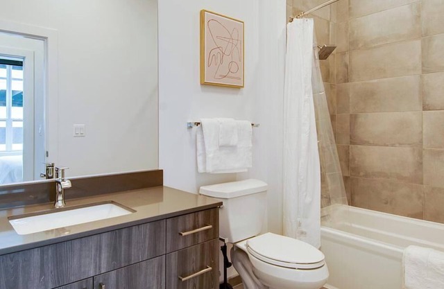 Landing at BLVD Commons - 1 Bedroom in Downtown Ashburn