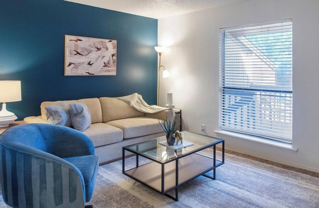 Landing at Echo Trail Apartments - 2 Bedrooms i.