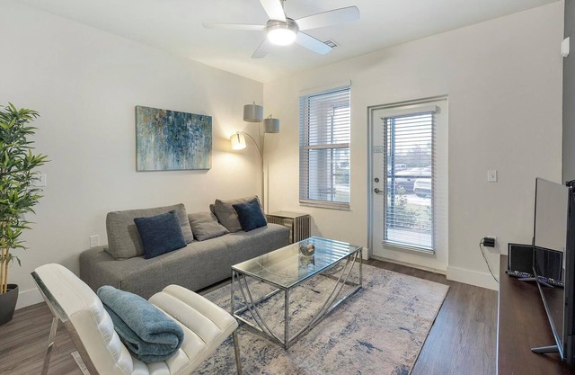 Landing at The Pointe on Westshore - 1 Bedroom .
