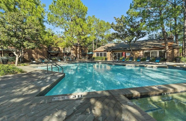 Landing at Woodhill - 1 Bedroom in Denton