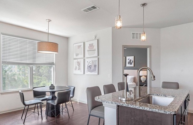 Landing | Beautiful 1BD, Rooftop Lounge, Gym