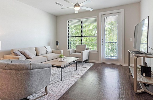 Landing | Beautiful 2BD, Rooftop Lounge, Clubhouse